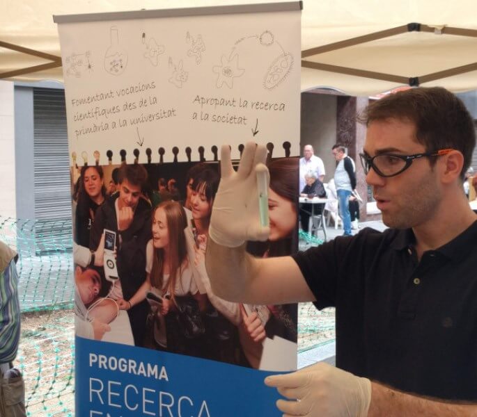 El Parc Científic de Barcelona traslada la ciencia a la calle en la Festa Major de Sants