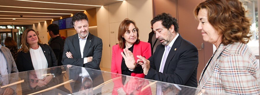 The Catalan minister for Territory, Housing and Ecological Transition visits the Barcelona Science Park